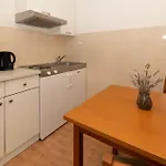 شقة Nina, *
