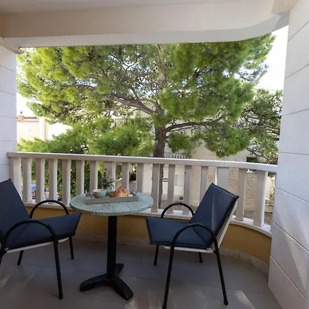 Apartment Nina, Makarska