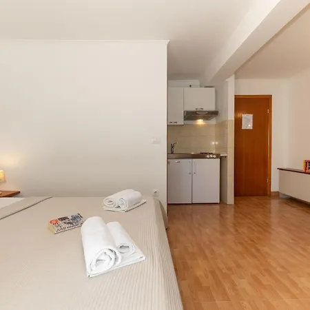Apartment Nina, *